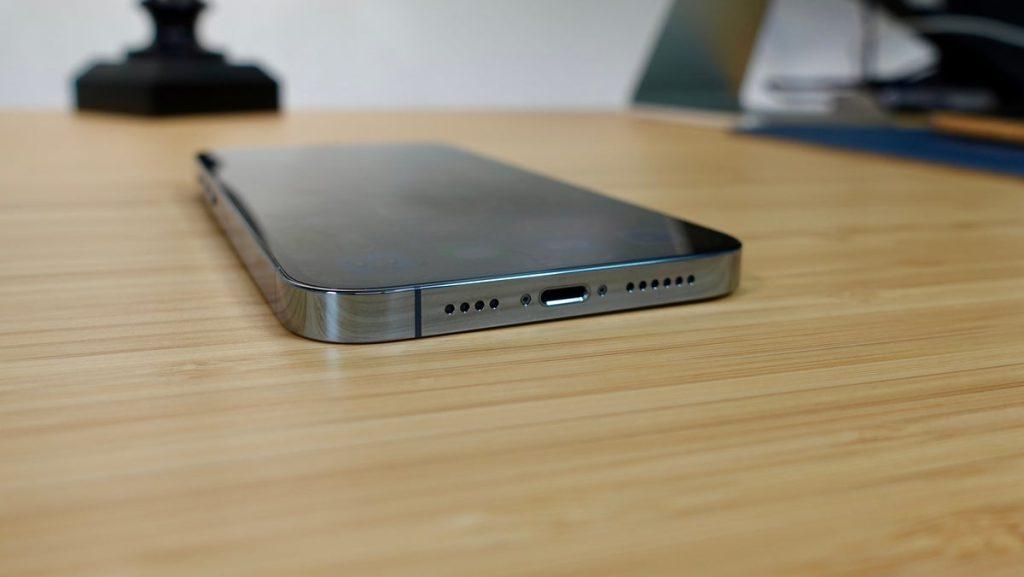 Apple iPhone 13 Frame Bottom Side